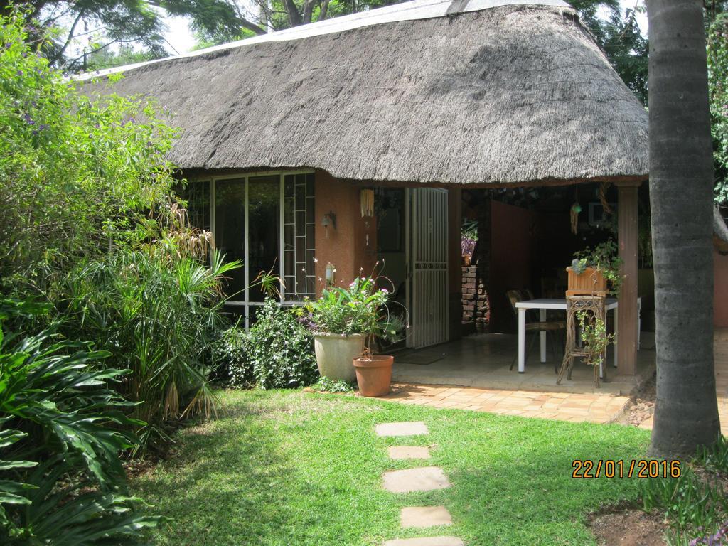 Treetops & Treats Guest House Pretoria Exterior photo