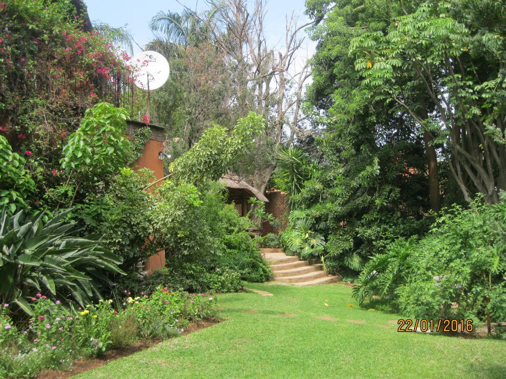Treetops & Treats Guest House Pretoria Exterior photo