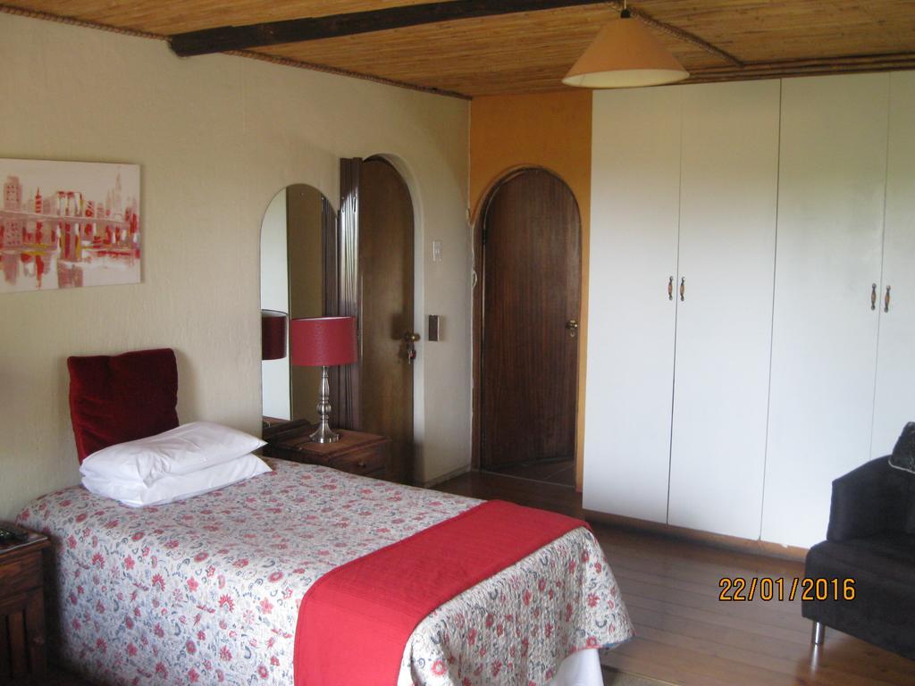 Treetops & Treats Guest House Pretoria Exterior photo