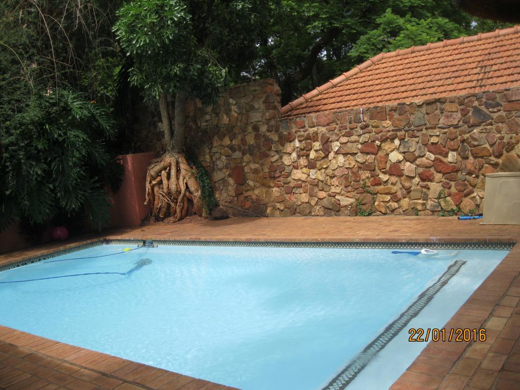 Treetops & Treats Guest House Pretoria Exterior photo