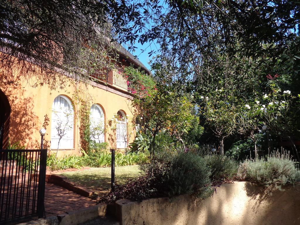 Treetops & Treats Guest House Pretoria Exterior photo