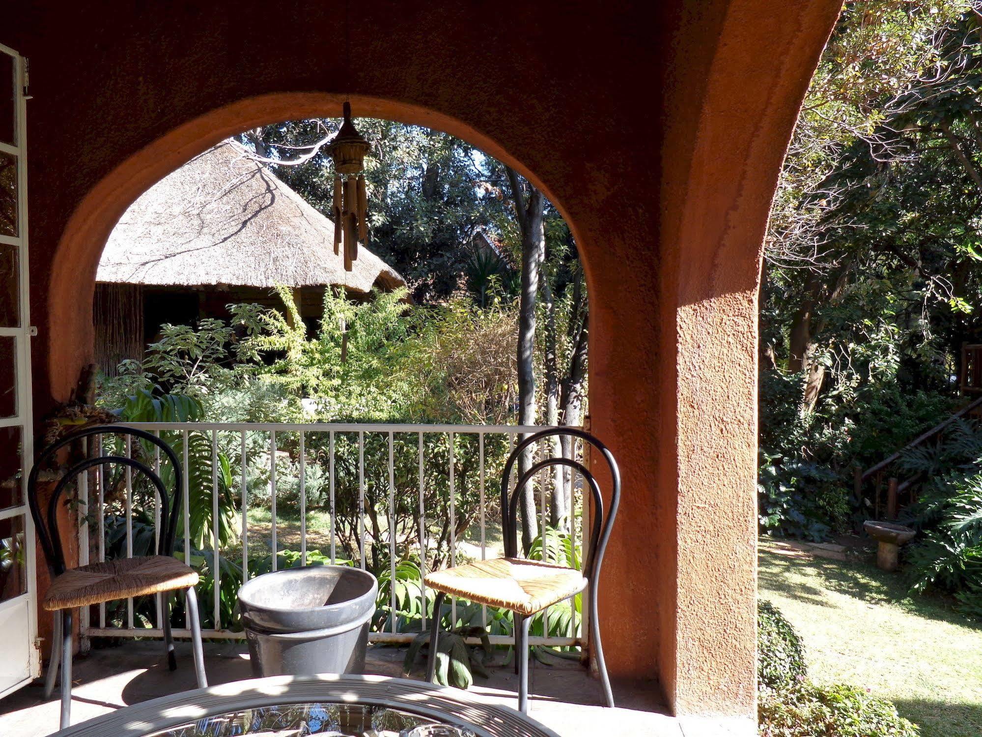 Treetops & Treats Guest House Pretoria Exterior photo