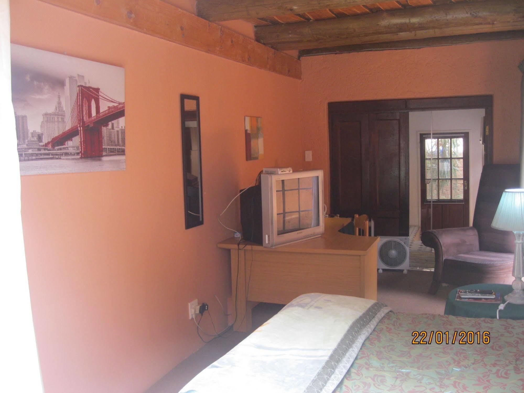 Treetops & Treats Guest House Pretoria Exterior photo